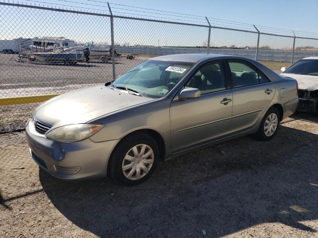 4T1BE32KX5U623311 - 2005 TOYOTA CAMRY LE SILVER photo 1