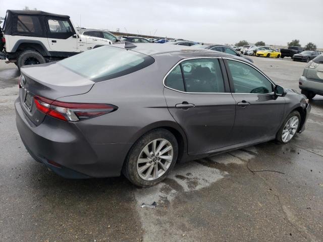 4T1C11AK1MU464666 - 2021 TOYOTA CAMRY LE GRAY photo 3