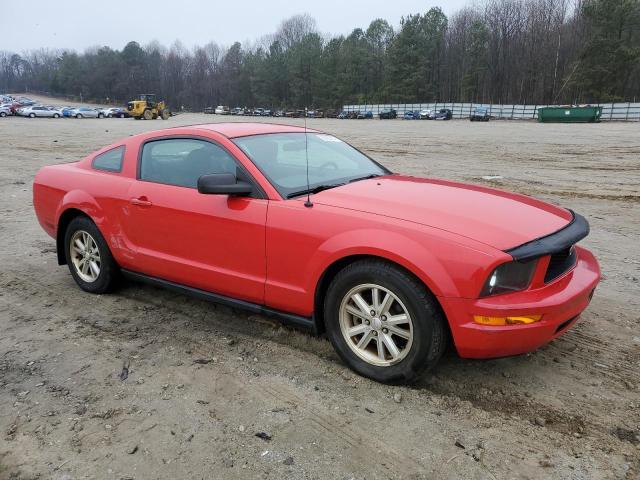 1ZVHT80N985128527 - 2008 FORD MUSTANG RED photo 4