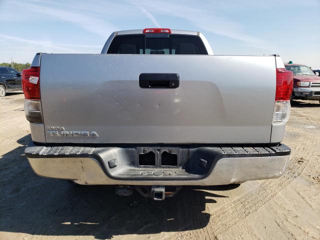 5TFRM5F11AX001997 - 2010 TOYOTA TUNDRA DOUBLE CAB SR5 SILVER photo 6