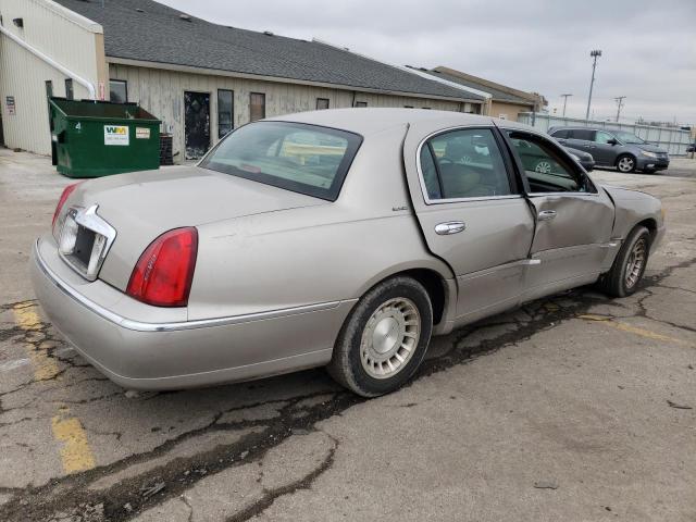 1LNHM81W91Y710828 - 2001 LINCOLN TOWN CAR EXECUTIVE TAN photo 3