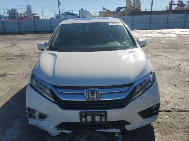 5FNRL6H71JB092242 - 2018 HONDA ODYSSEY EXL WHITE photo 5