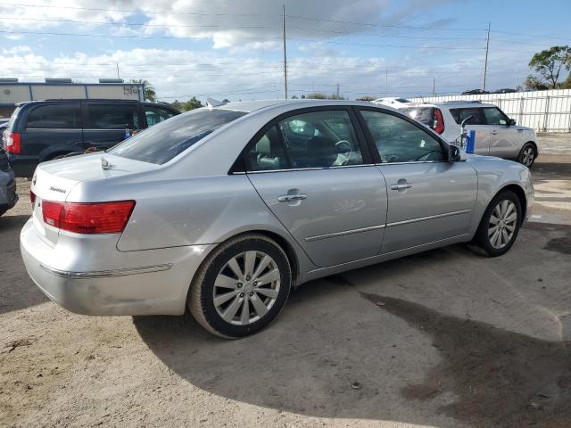 5NPEU4AC7AH628345 - 2010 HYUNDAI SONATA SE SILVER photo 3