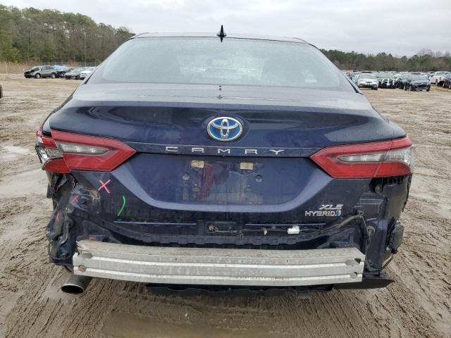 4T1F31AKXMU552526 - 2021 TOYOTA CAMRY XLE BLUE photo 6