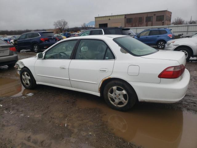 1HGCG5655XA026852 - 1999 HONDA ACCORD EX WHITE photo 2