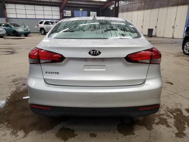 3KPFK4A75JE234649 - 2018 KIA FORTE LX SILVER photo 6