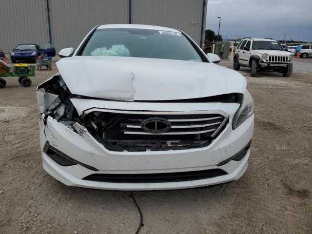 5NPE24AF2FH003312 - 2015 HYUNDAI SONATA SE WHITE photo 5