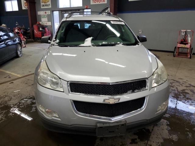 1GNKRFEDXBJ300131 - 2011 CHEVROLET TRAVERSE LS SILVER photo 5