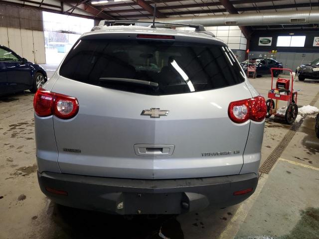 1GNKRFEDXBJ300131 - 2011 CHEVROLET TRAVERSE LS SILVER photo 6