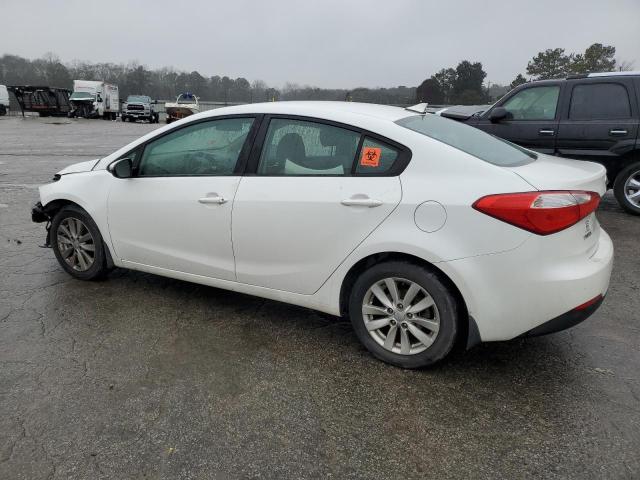 KNAFX4A6XE5088675 - 2014 KIA FORTE LX WHITE photo 2