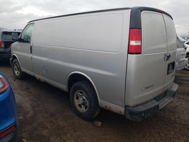 1GCFG15X151221657 - 2005 CHEVROLET EXPRESS G1 SILVER photo 2