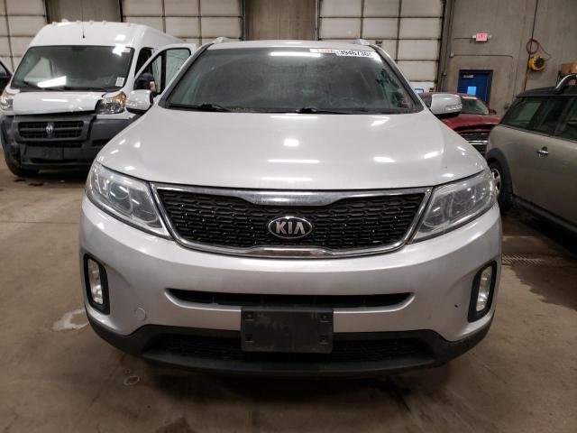 5XYKTCA64FG639148 - 2015 KIA SORENTO LX SILVER photo 5