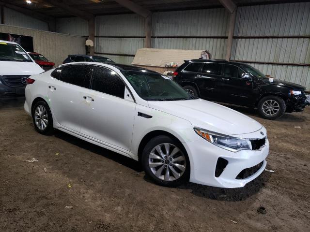 5XXGT4L31JG233095 - 2018 KIA OPTIMA LX WHITE photo 4