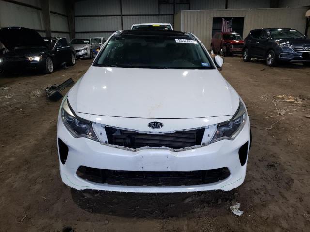 5XXGT4L31JG233095 - 2018 KIA OPTIMA LX WHITE photo 5