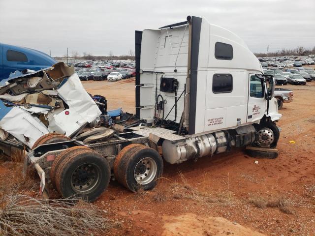 4V4NC9EH9JN890247 - 2018 VOLVO VN VNL WHITE photo 4