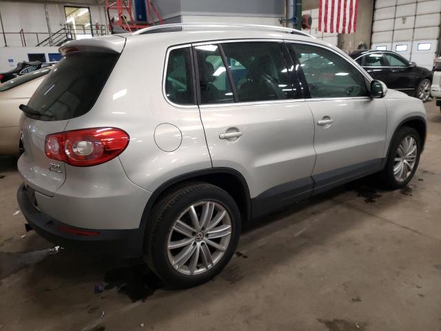 WVGBV7AX3AW522937 - 2010 VOLKSWAGEN TIGUAN SE SILVER photo 3