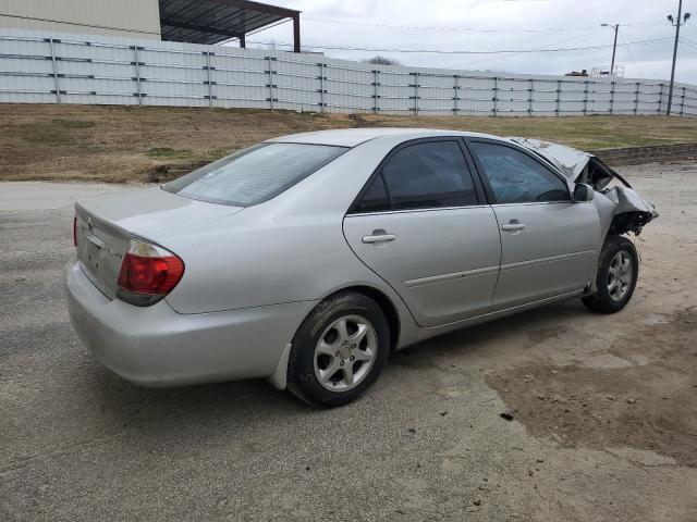 4T1BE32K45U087424 - 2005 TOYOTA CAMRY LE SILVER photo 3