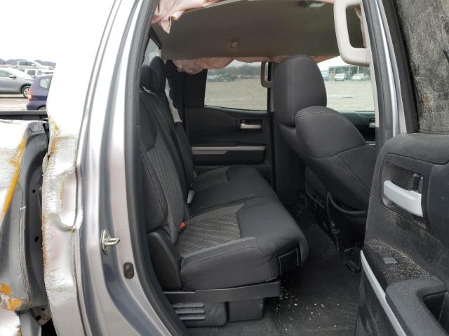 5TFRM5F12KX135144 - 2019 TOYOTA TUNDRA DOUBLE CAB SR/SR5 SILVER photo 10