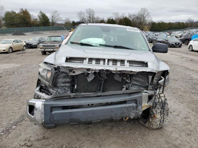 5TFRM5F12KX135144 - 2019 TOYOTA TUNDRA DOUBLE CAB SR/SR5 SILVER photo 5