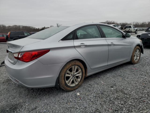 5NPEB4AC1CH490830 - 2012 HYUNDAI SONATA GLS SILVER photo 3