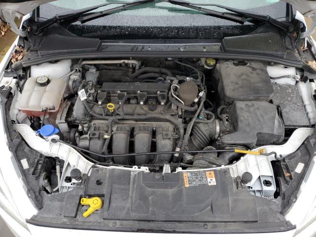 1FADP3K29FL375878 - 2015 FORD FOCUS SE WHITE photo 11