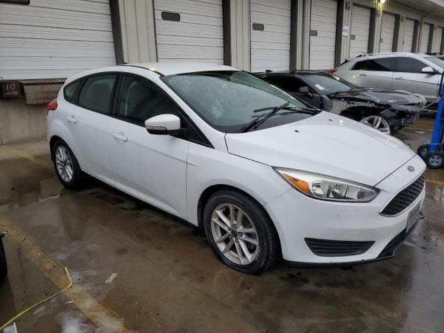 1FADP3K29FL375878 - 2015 FORD FOCUS SE WHITE photo 4