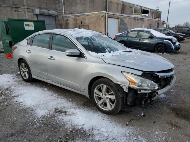 1N4AL3AP7FC220094 - 2015 NISSAN ALTIMA 2.5 SILVER photo 4