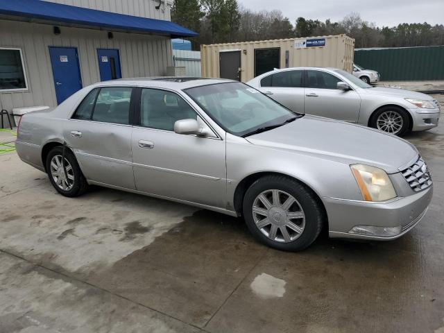 1G6KD57Y17U110082 - 2007 CADILLAC DTS SILVER photo 4