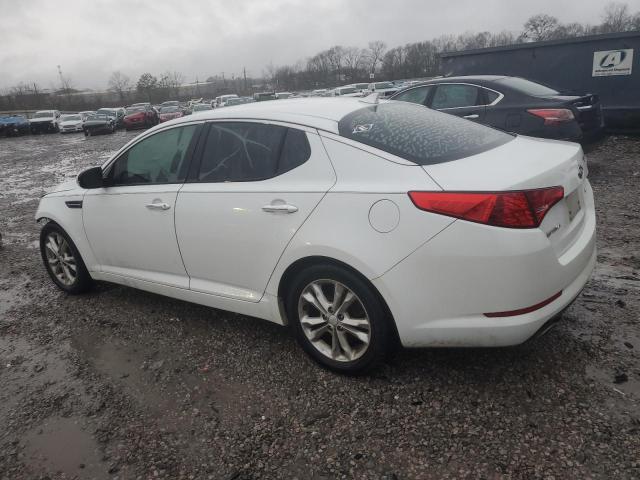 5XXGM4A73CG020493 - 2012 KIA OPTIMA LX WHITE photo 2