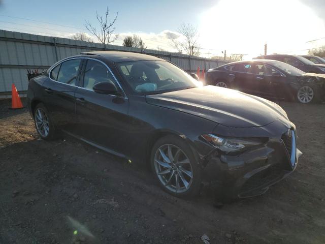 ZARFAEDN6J7597695 - 2018 ALFA ROMEO GIULIA Q4 BLACK photo 4