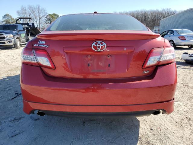 4T1BF3EK7BU672020 - 2011 TOYOTA CAMRY BASE RED photo 6