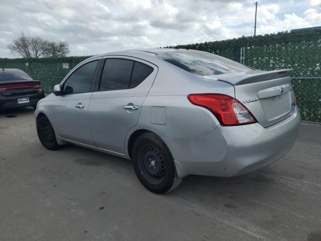 3N1CN7AP6DL829413 - 2013 NISSAN VERSA S WHITE photo 2