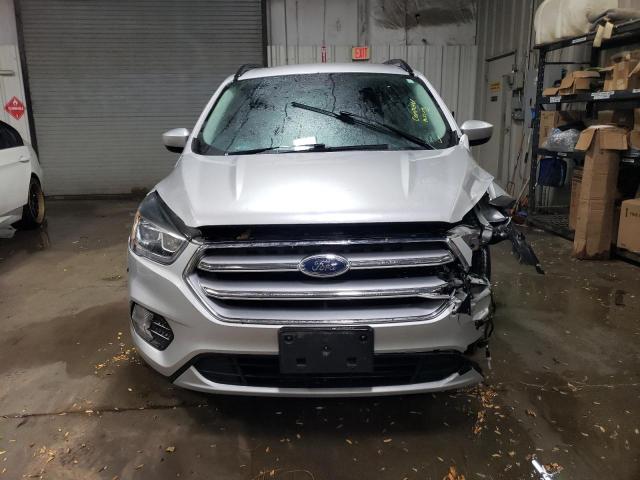 1FMCU0GD8HUD58408 - 2017 FORD ESCAPE SE SILVER photo 5