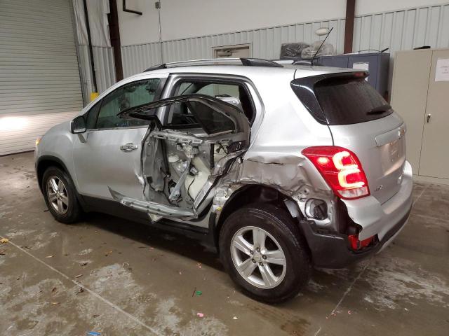 KL7CJLSB1JB640022 - 2018 CHEVROLET TRAX 1LT SILVER photo 2