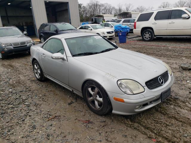 WDBKK65F92F271219 - 2002 MERCEDES-BENZ SLK 320 SILVER photo 4