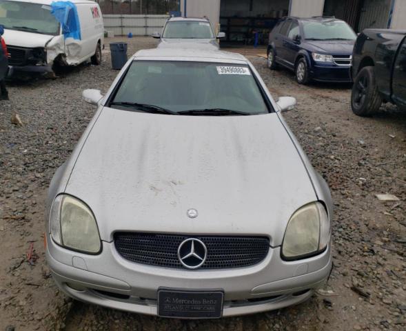 WDBKK65F92F271219 - 2002 MERCEDES-BENZ SLK 320 SILVER photo 5