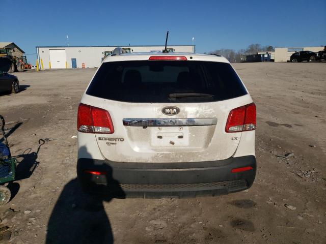 5XYKT3A14BG017034 - 2011 KIA SORENTO BASE WHITE photo 6