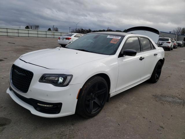 2C3CCABG5JH269679 - 2018 CHRYSLER 300 S WHITE photo 1