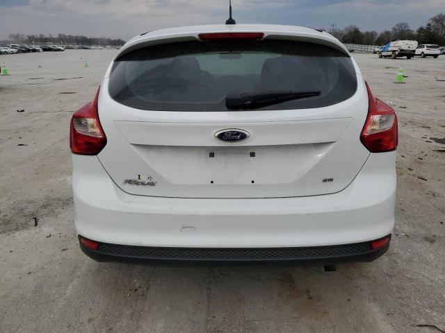 1FADP3K25EL402296 - 2014 FORD FOCUS SE WHITE photo 6