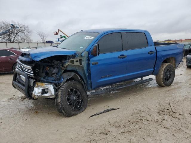 5TFDW5F10HX589244 - 2017 TOYOTA TUNDRA CREWMAX SR5 BLUE photo 1