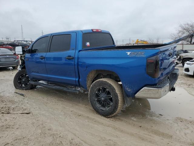 5TFDW5F10HX589244 - 2017 TOYOTA TUNDRA CREWMAX SR5 BLUE photo 2