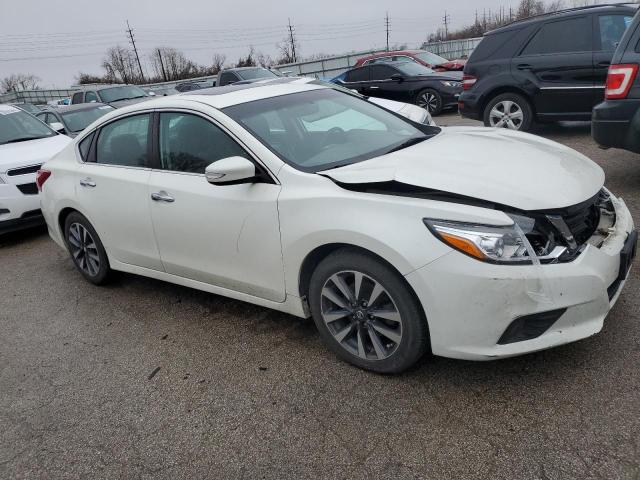 1N4AL3AP7HC278600 - 2017 NISSAN ALTIMA 2.5 WHITE photo 4