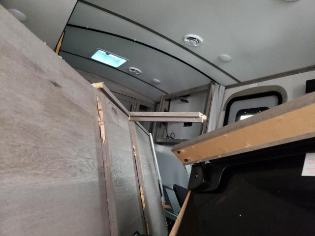 4YDT22126MB456000 - 2021 KEYSTONE OUTBACK TWO TONE photo 5