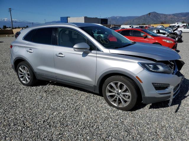 5LMCJ2C98GUJ20611 - 2016 LINCOLN MKC SELECT Արծաթագույն լուսանկար 4