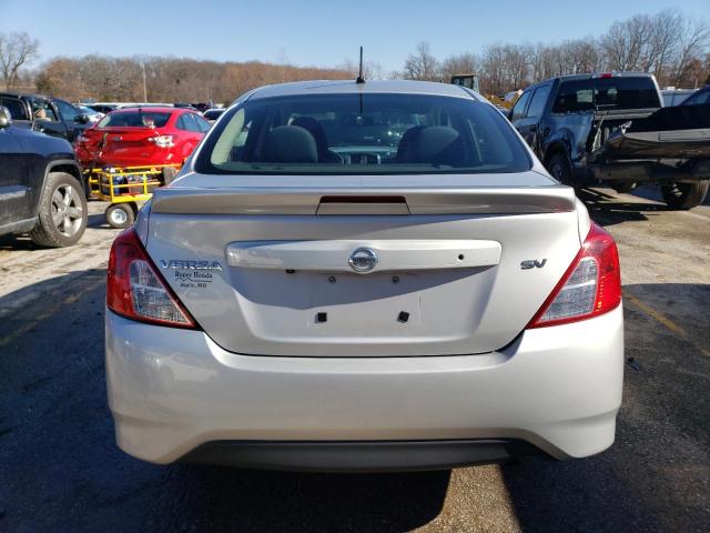 3N1CN7AP2KL807437 - 2019 NISSAN VERSA S SILVER photo 6