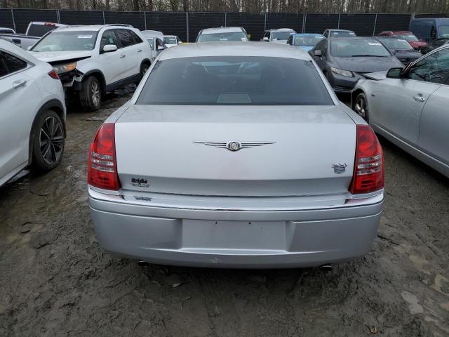 2C3JA63H15H121875 - 2005 CHRYSLER 300C SILVER photo 6