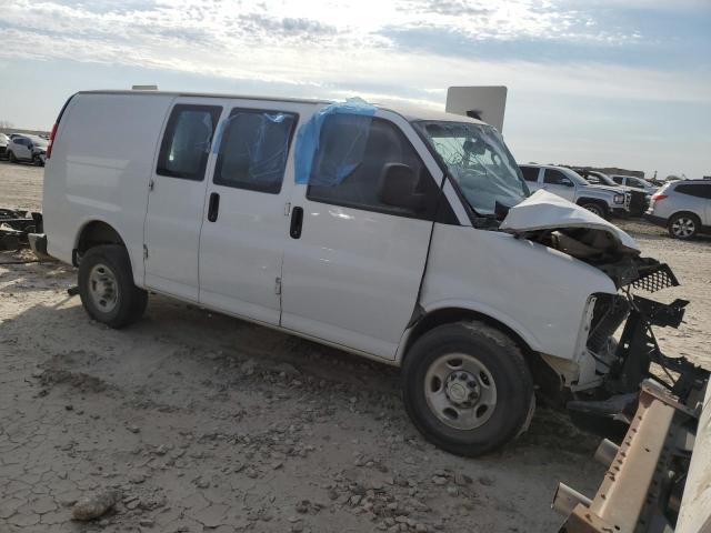 1GCWGAFP8M1226724 - 2021 CHEVROLET EXPRESS G2 WHITE photo 4