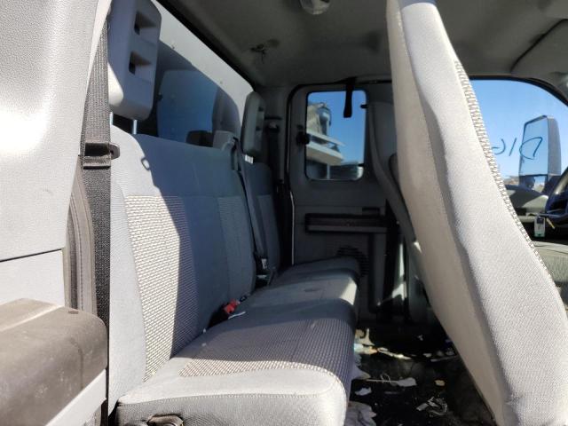 1FDNX6DC1HDB05333 - 2017 FORD F650 SUPER DUTY WHITE photo 6