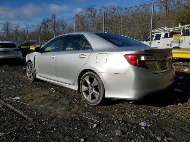 4T1BK1FK9CU005806 - 2012 TOYOTA CAMRY SE SILVER photo 2