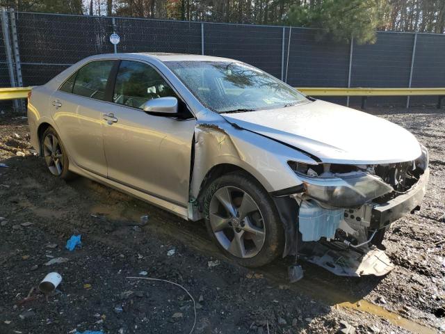 4T1BK1FK9CU005806 - 2012 TOYOTA CAMRY SE SILVER photo 4